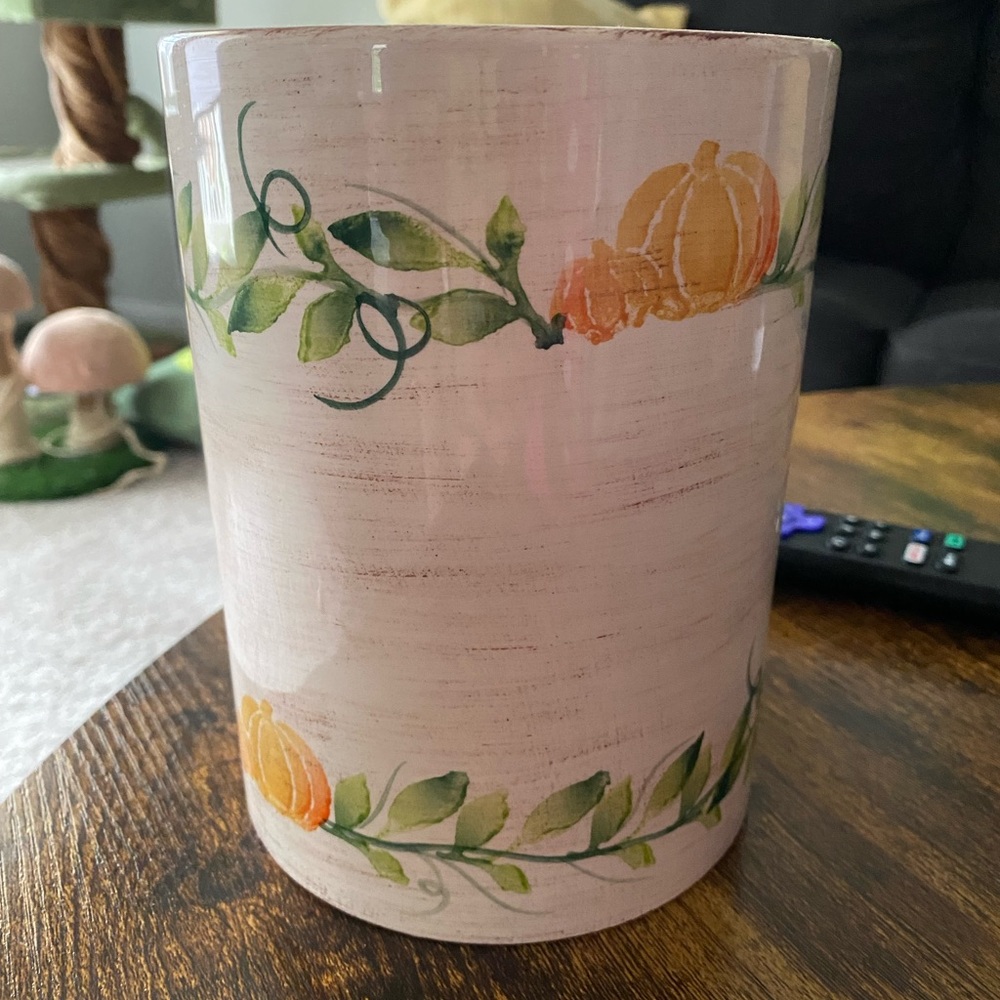Utensil holder